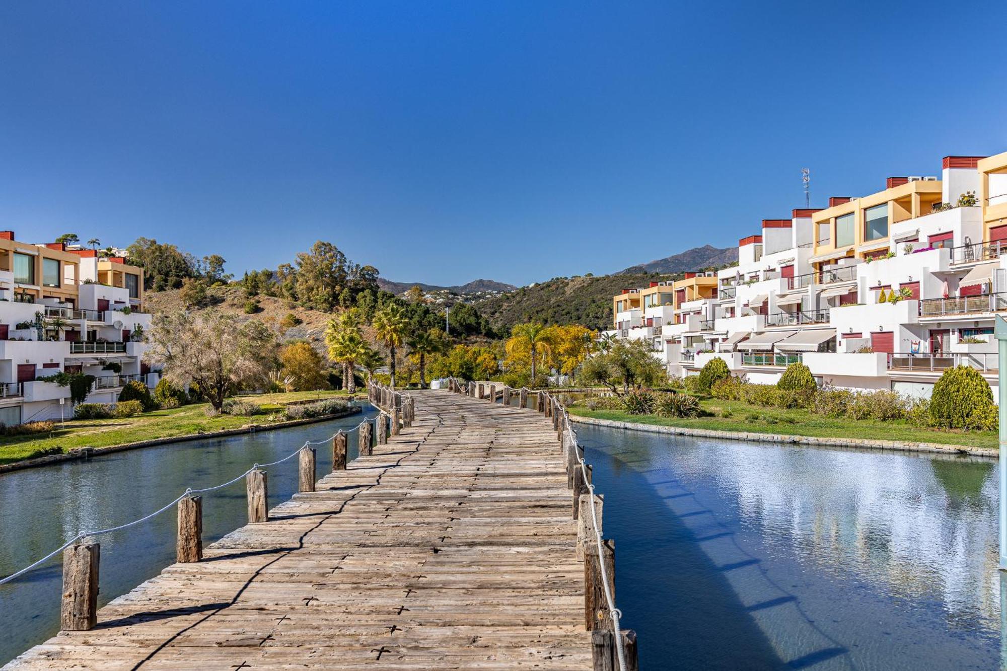 Rentitspain Apartamento Charming Gym, Jacuzzi Y Balcon Estepona Exteriör bild
